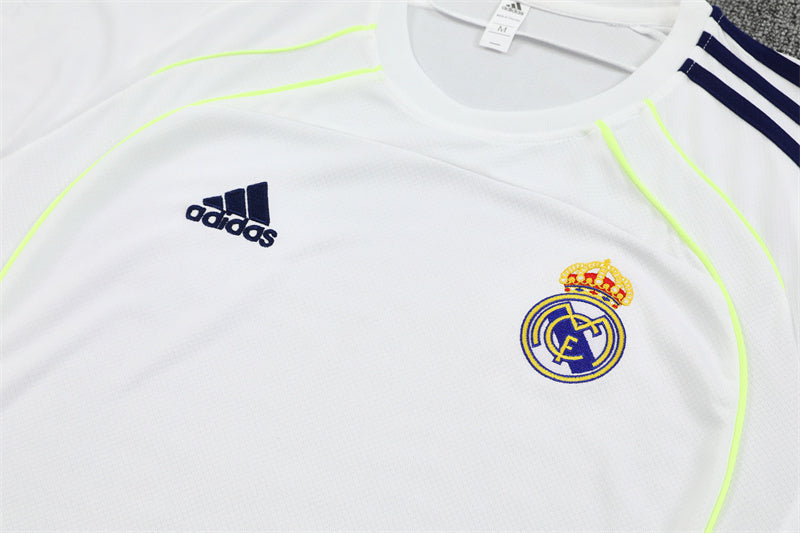 Ensemble Maillot Short Real Madrid Homme/Enfant 2025 2026 Blanc Bleu Sombre